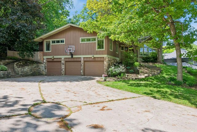6201 Scotia Drive, Edina, MN 55439