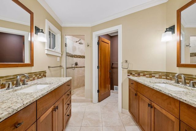 6201 Scotia Drive, Edina, MN 55439