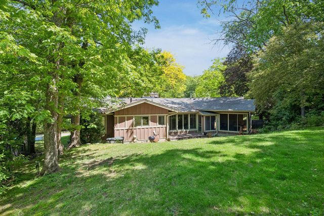6201 Scotia Drive, Edina, MN 55439
