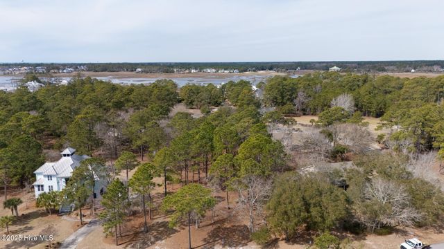 3979 Southpointe Drive SE, Southport, NC 28461
