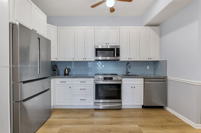 2870 Pine Tree Dr 3, Miami Beach, FL 33140