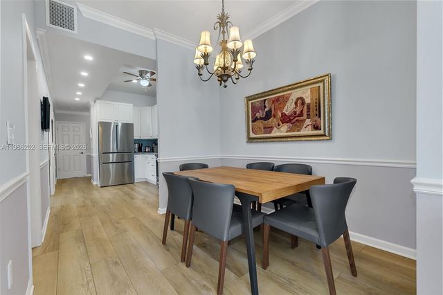 2870 Pine Tree Dr 3, Miami Beach, FL 33140