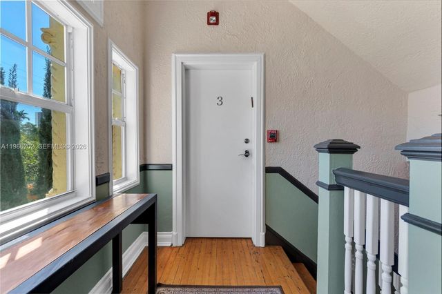 2870 Pine Tree Dr 3, Miami Beach, FL 33140