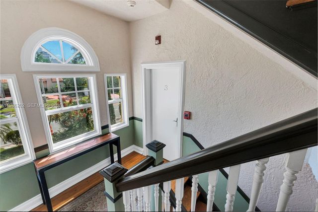 2870 Pine Tree Dr 3, Miami Beach, FL 33140