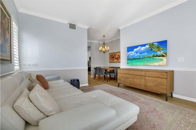 2870 Pine Tree Dr 3, Miami Beach, FL 33140