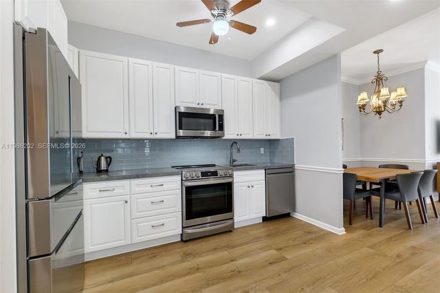 2870 Pine Tree Dr 3, Miami Beach, FL 33140