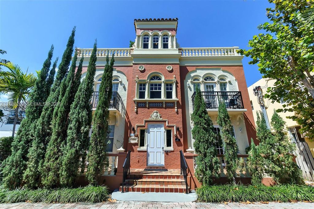 2870 Pine Tree Dr 3, Miami Beach, FL 33140