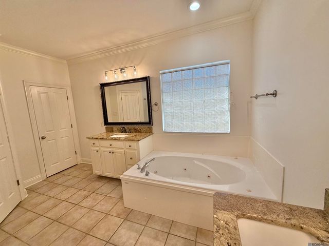 10721 Hillmont Ave, Baton Rouge, LA 70810