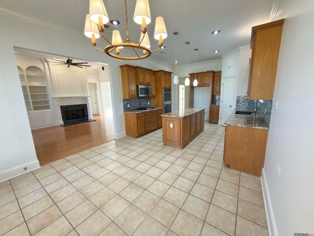 10721 Hillmont Ave, Baton Rouge, LA 70810