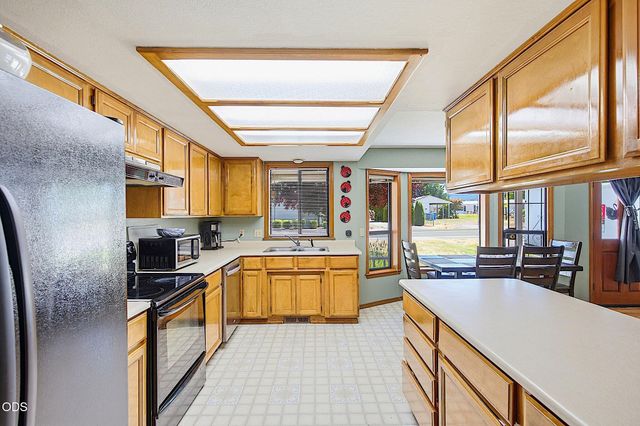 1609 Leonard Road, Grants Pass, OR 97527