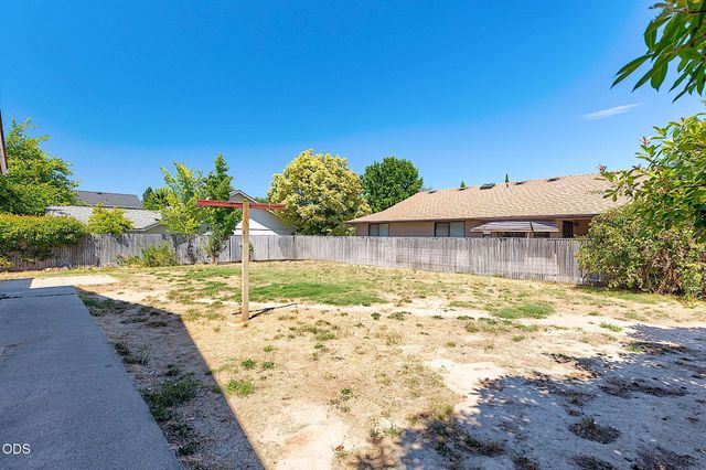 1609 Leonard Road, Grants Pass, OR 97527