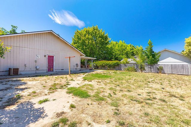 1609 Leonard Road, Grants Pass, OR 97527