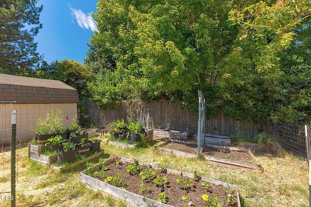 1609 Leonard Road, Grants Pass, OR 97527