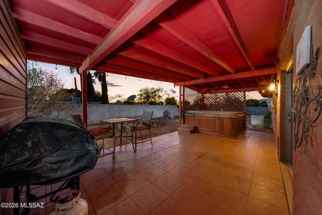 7800 E Joshua Place, Tucson, AZ 85730