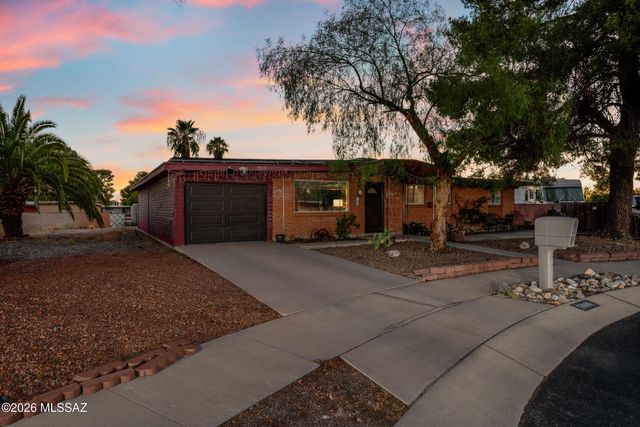 7800 E Joshua Place, Tucson, AZ 85730