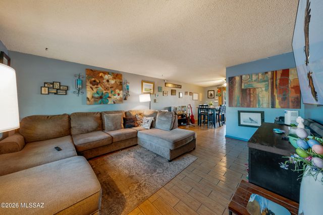 7800 E Joshua Place, Tucson, AZ 85730