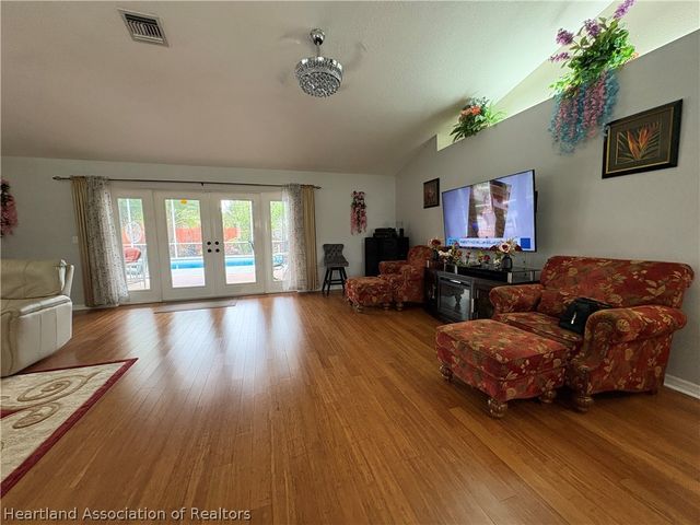 407 Maravilla Avenue, Sebring, FL 33875