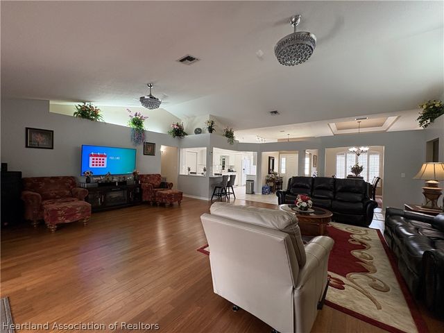 407 Maravilla Avenue, Sebring, FL 33875