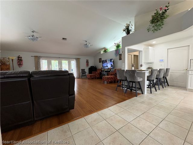 407 Maravilla Avenue, Sebring, FL 33875
