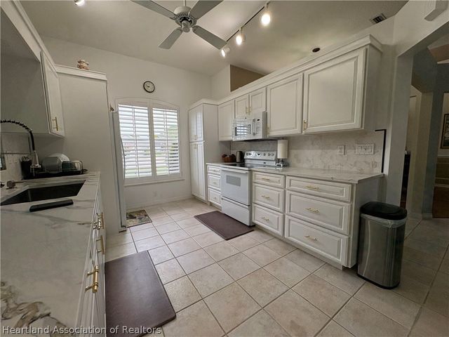 407 Maravilla Avenue, Sebring, FL 33875