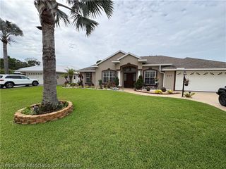 407 Maravilla Avenue, Sebring, FL 33875