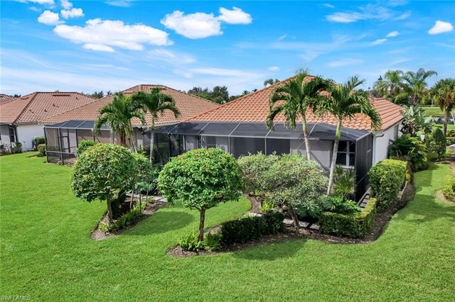 9090 Limestone LN, Naples, FL 34120