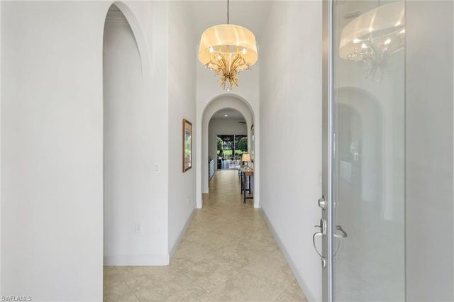 9090 Limestone LN, Naples, FL 34120