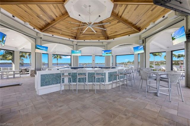 9090 Limestone LN, Naples, FL 34120