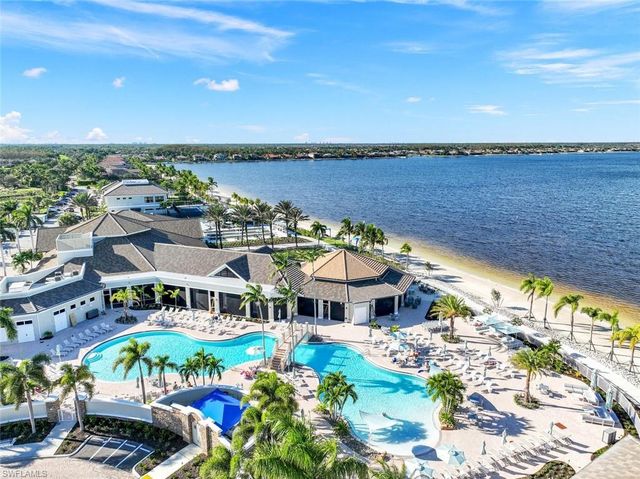9090 Limestone LN, Naples, FL 34120