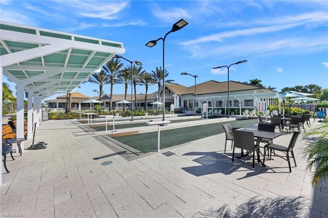 9090 Limestone LN, Naples, FL 34120