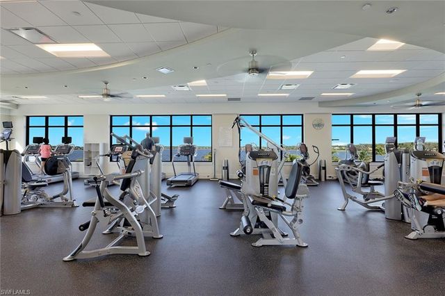 9090 Limestone LN, Naples, FL 34120