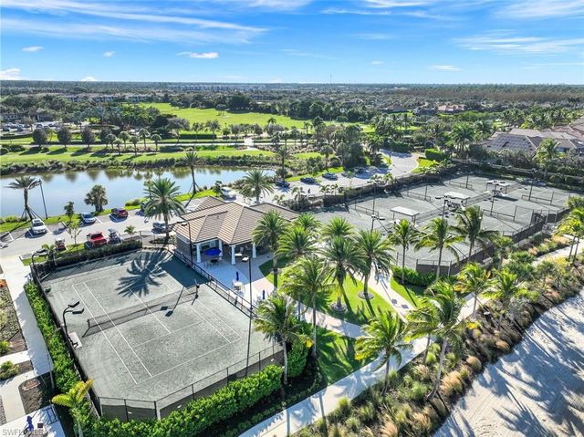 9090 Limestone LN, Naples, FL 34120