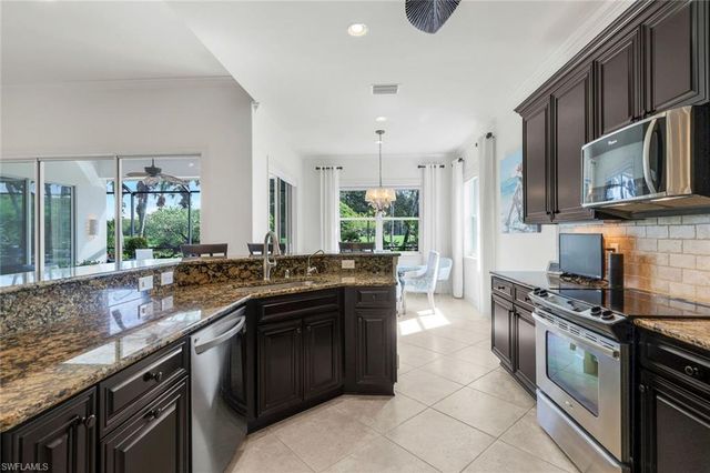9090 Limestone LN, Naples, FL 34120