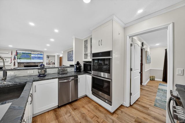17202 Pencross Drive, Granger, IN 46530