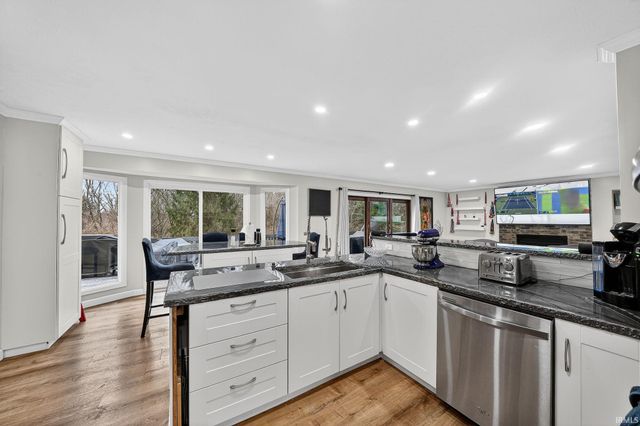 17202 Pencross Drive, Granger, IN 46530