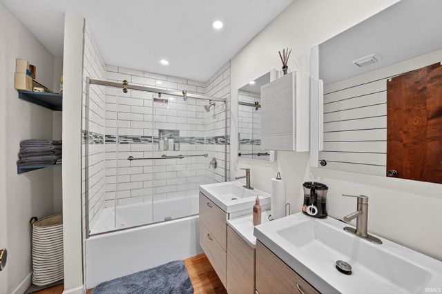17202 Pencross Drive, Granger, IN 46530
