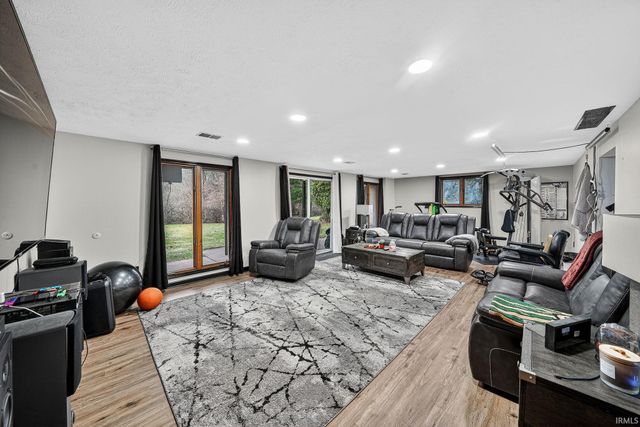 17202 Pencross Drive, Granger, IN 46530