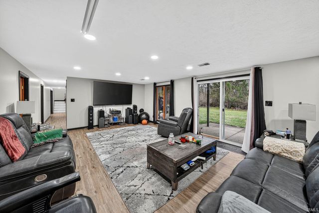 17202 Pencross Drive, Granger, IN 46530
