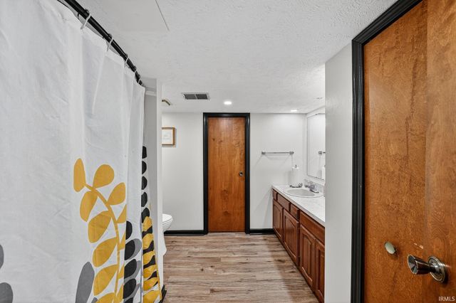 17202 Pencross Drive, Granger, IN 46530