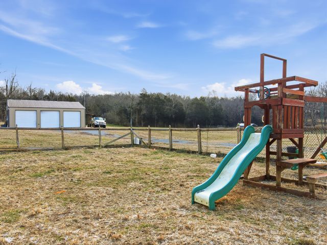 30 Smokey Cir, Petersburg, TN 37144