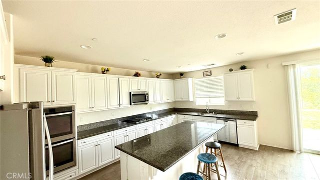 35291 Via Santa Catalina, Winchester, CA 92596