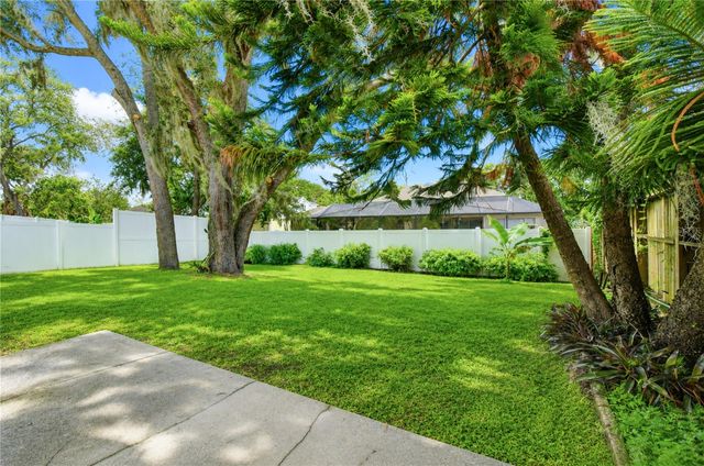 2512 WRENCREST CIRCLE, Valrico, FL 33596