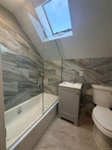 21 W Centennial Ave, Roosevelt, NY 11575