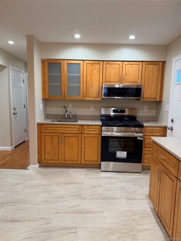 21 W Centennial Ave, Roosevelt, NY 11575