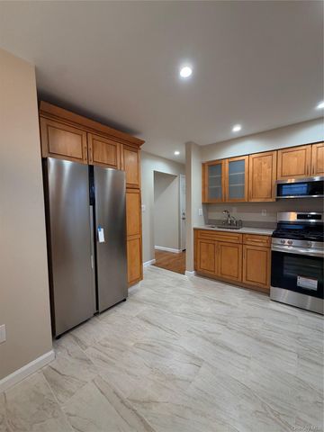 21 W Centennial Ave, Roosevelt, NY 11575