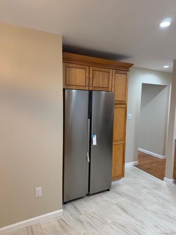 21 W Centennial Ave, Roosevelt, NY 11575