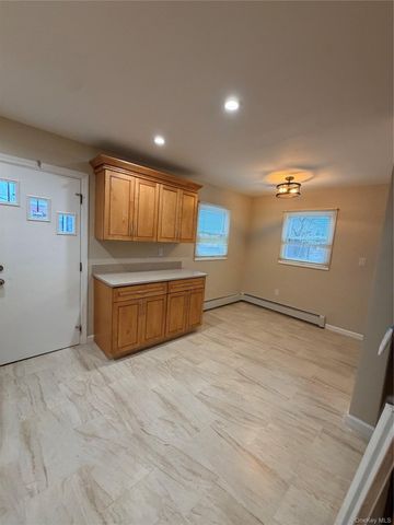 21 W Centennial Ave, Roosevelt, NY 11575