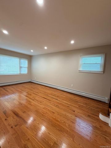 21 W Centennial Ave, Roosevelt, NY 11575