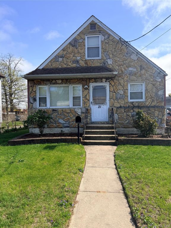 21 W Centennial Ave, Roosevelt, NY 11575