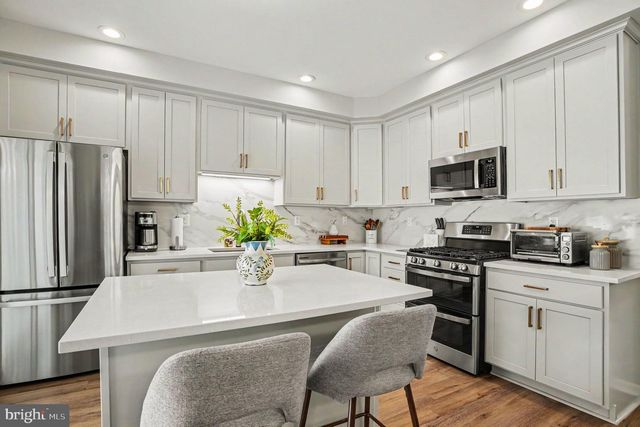 2109 TREVI CT, Philadelphia, PA 19145